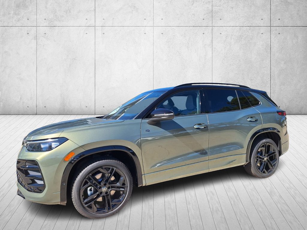 2026 Volkswagen Tiguan SE R-LINE BLACK's photo