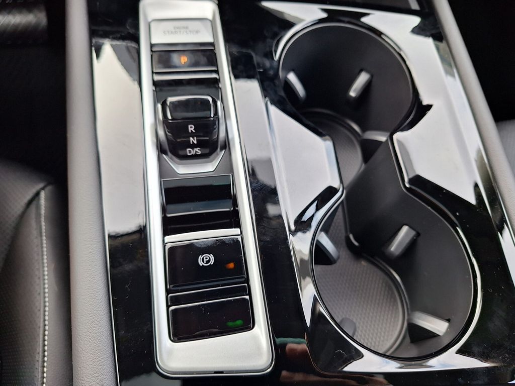 2026 Volkswagen Atlas SE w/Tech - Photo 18