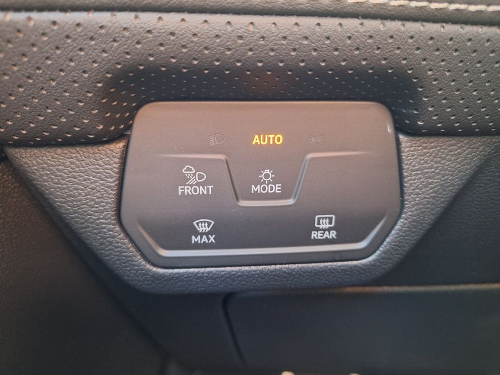 2026 Volkswagen Atlas Cross Sport SEL R-LINE - Photo 12