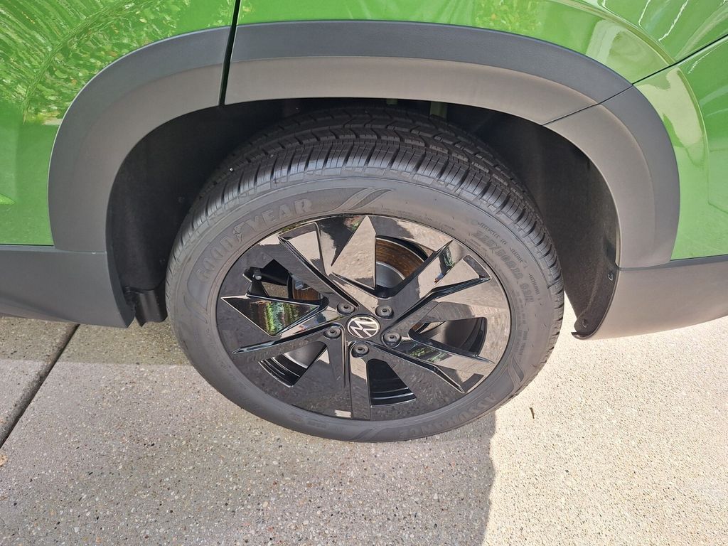 2026 Volkswagen Taos SE Black - Photo 24