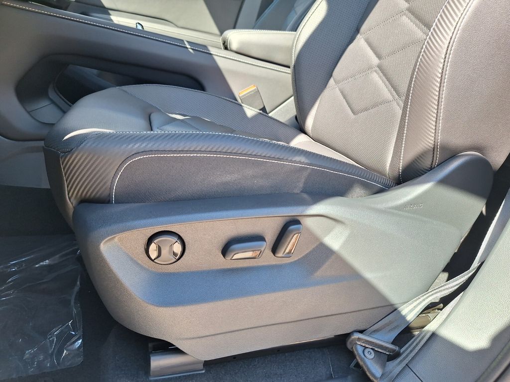 2026 Volkswagen Atlas Cross Sport SE w/Tech - Photo 10