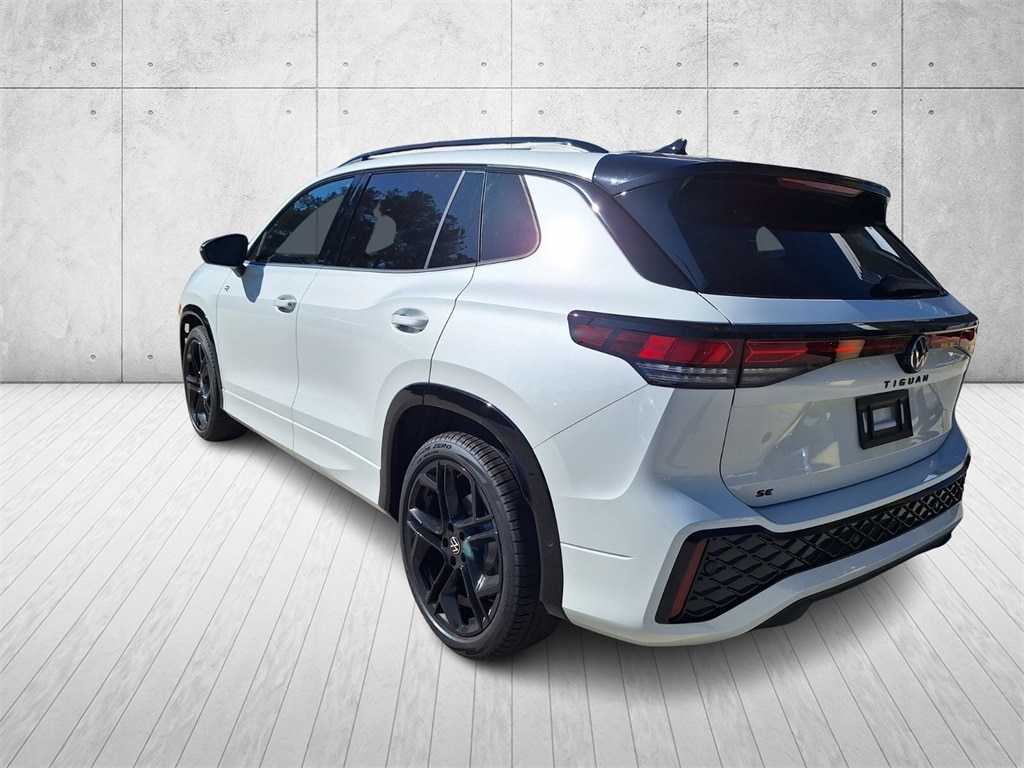 New 2026 Volkswagen Tiguan 2.0T SE R-Line Black SUV