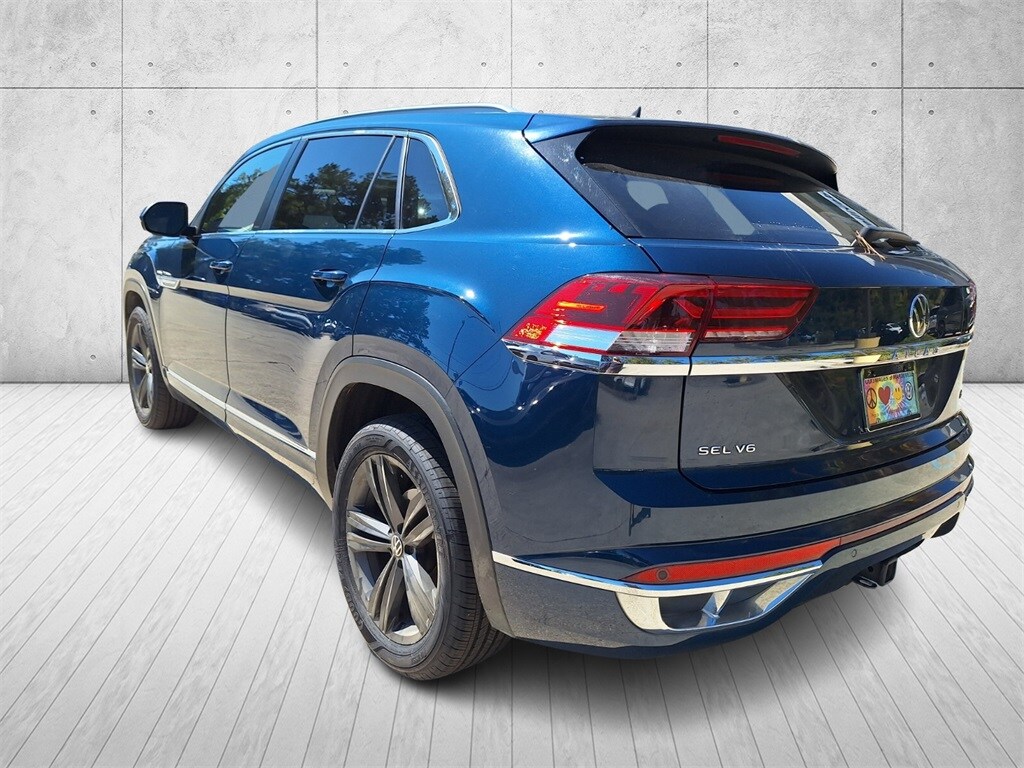 2022 Volkswagen Atlas Cross Sport V6 SEL R-Line photo 2