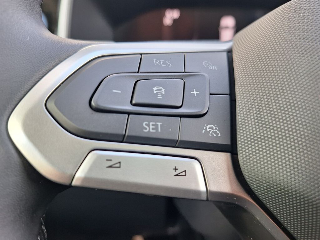 2026 Volkswagen Taos SE Black - Photo 12