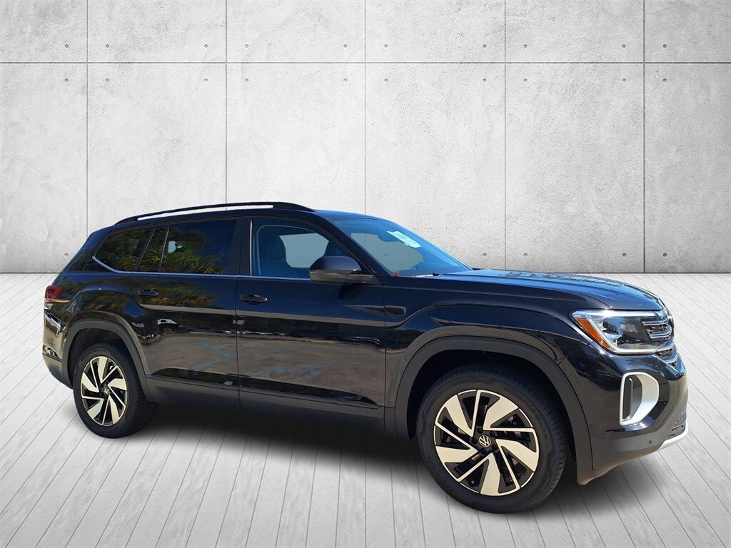 2026 Volkswagen Atlas SE Technology photo 3