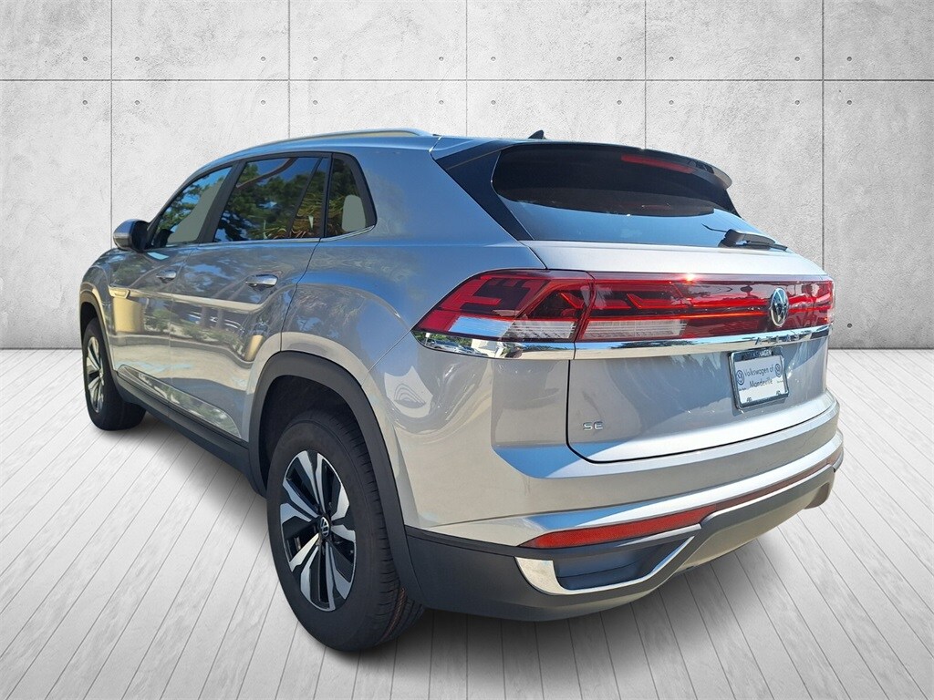 2026 Volkswagen Atlas Cross Sport SE photo 3