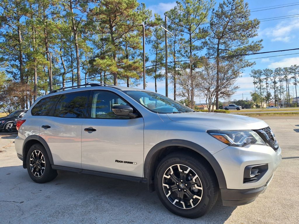 2020 Nissan Pathfinder SV photo 3