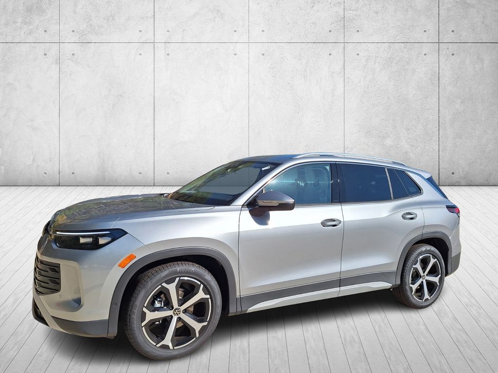 2025 Volkswagen Tiguan SE's photo