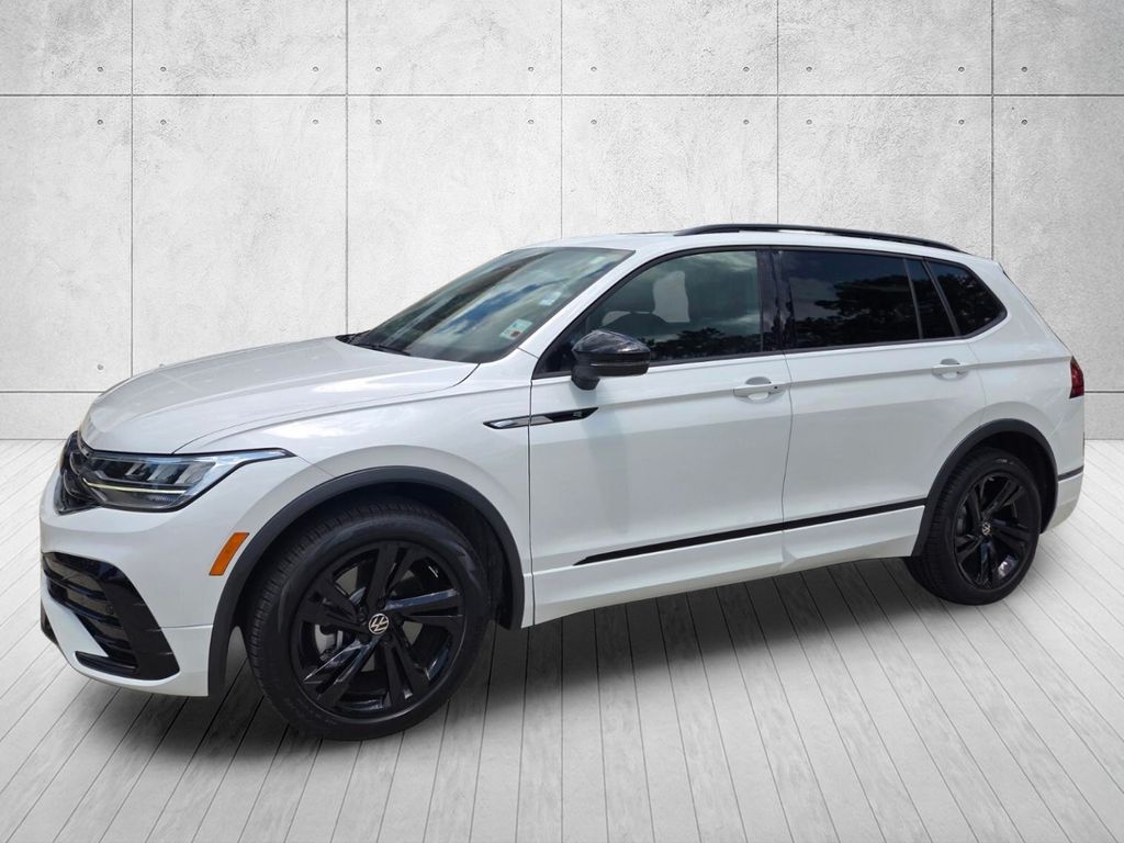 2024 Volkswagen Tiguan 2.0T SE R-Line Black's photo