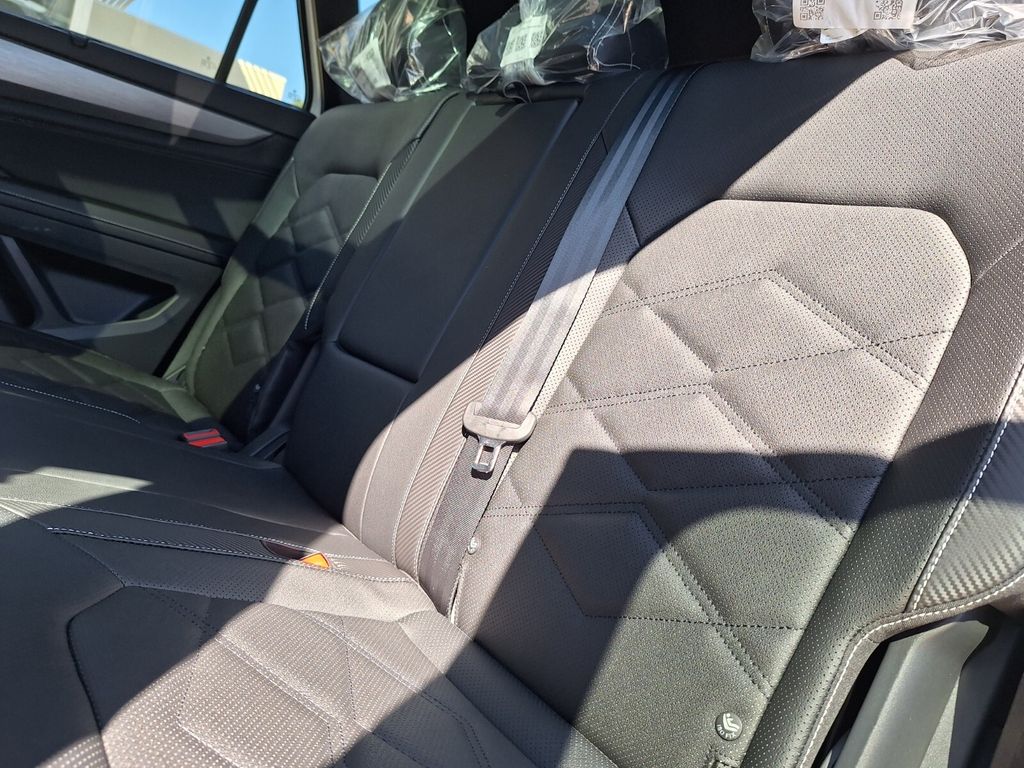 2026 Volkswagen Atlas Cross Sport SE w/Tech - Photo 24