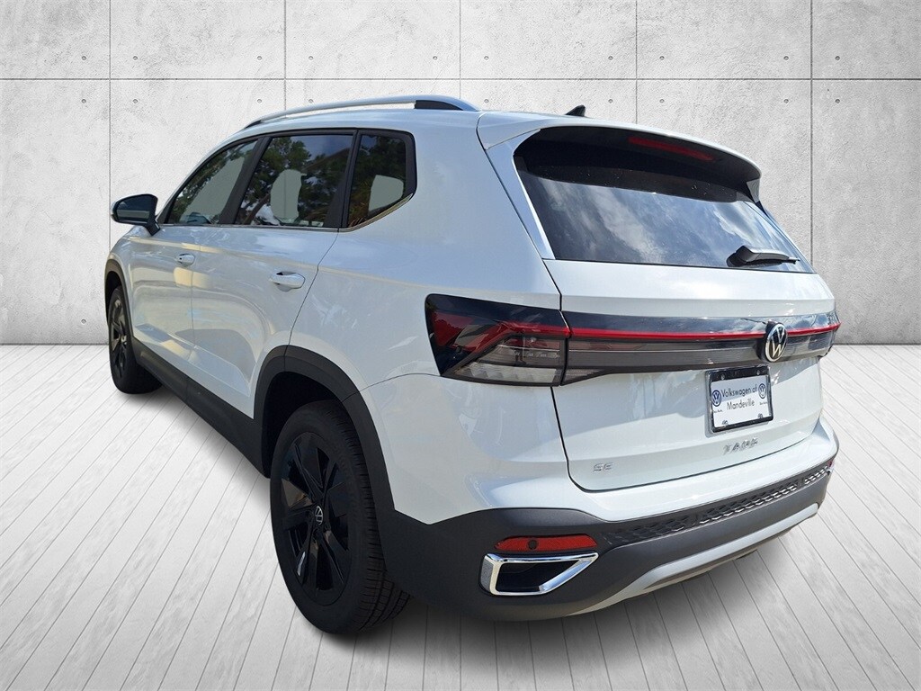 2025 Volkswagen Taos SE photo 3