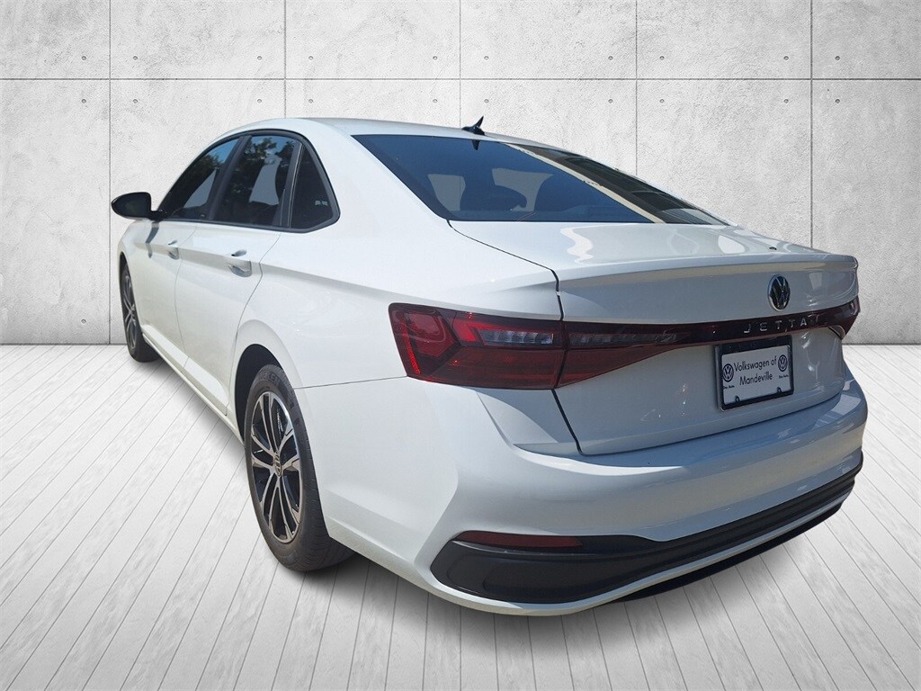 2025 Volkswagen Jetta 1.5T Sport photo 2