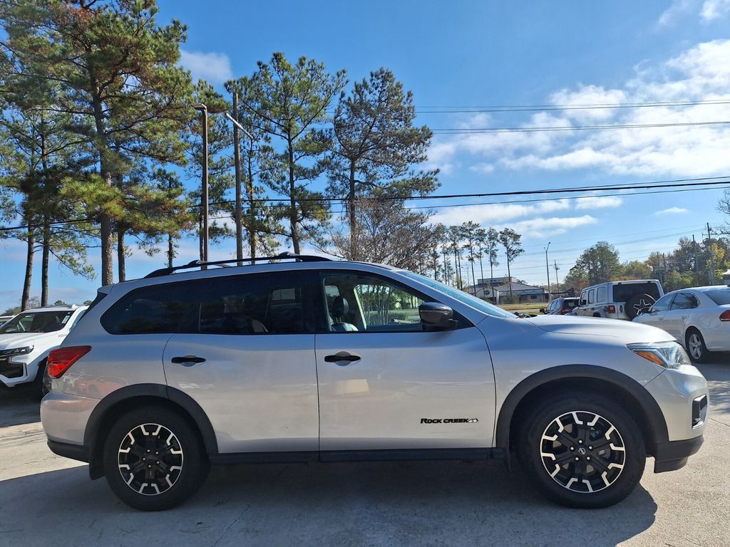 2020 Nissan Pathfinder SV photo 4