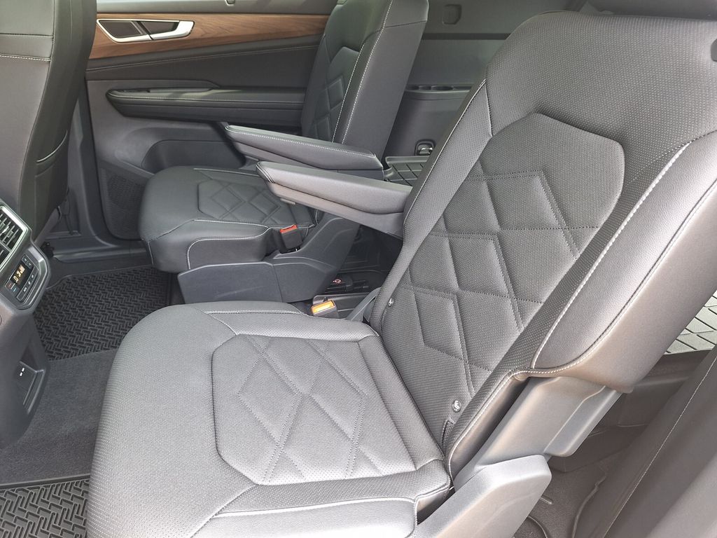 2026 Volkswagen Atlas SE w/Tech - Photo 24