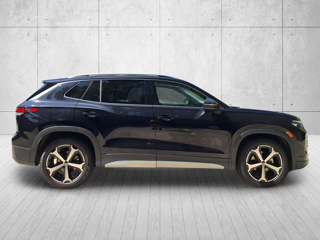 New 2026 Volkswagen Tiguan 2.0T SE SUV