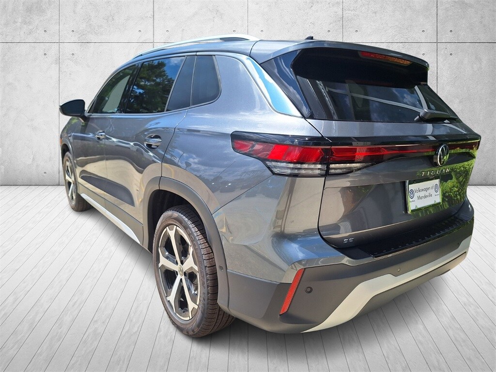 2025 Volkswagen Tiguan SE photo 3