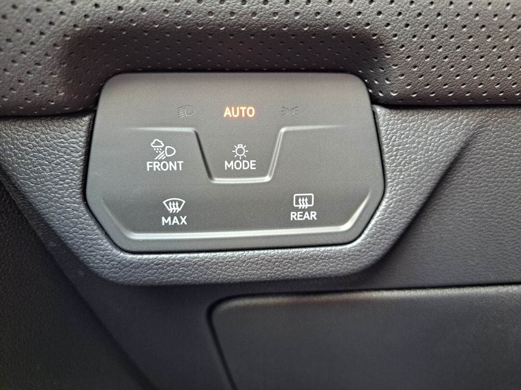 2026 Volkswagen Atlas Cross Sport SE w/Tech - Photo 15