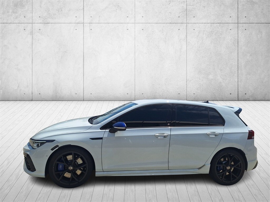 2023 Volkswagen Golf R photo 2
