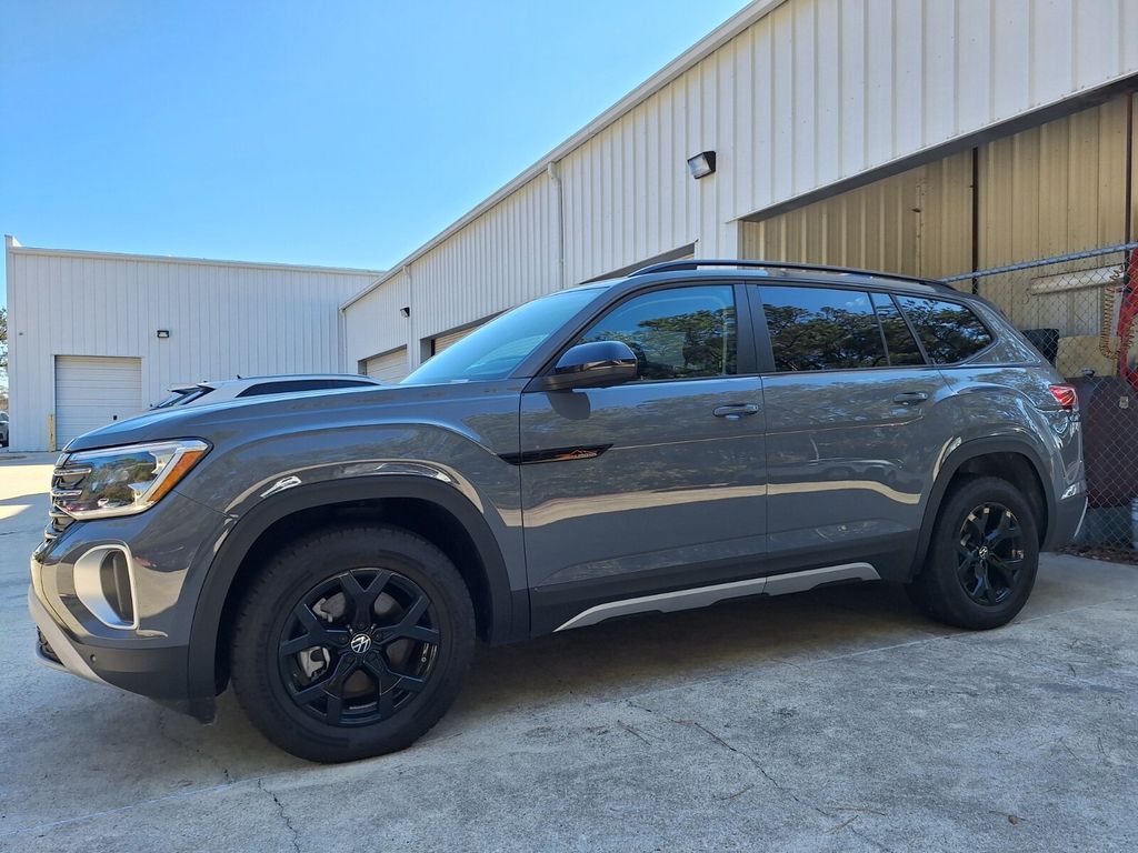2025 Volkswagen Atlas Atlas Peak Edition's photo