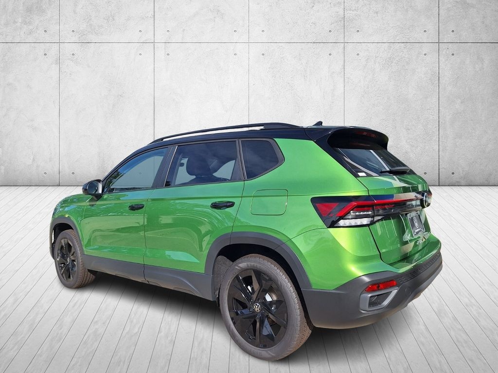 New 2026 Volkswagen Taos 1.5T SE Black SUV