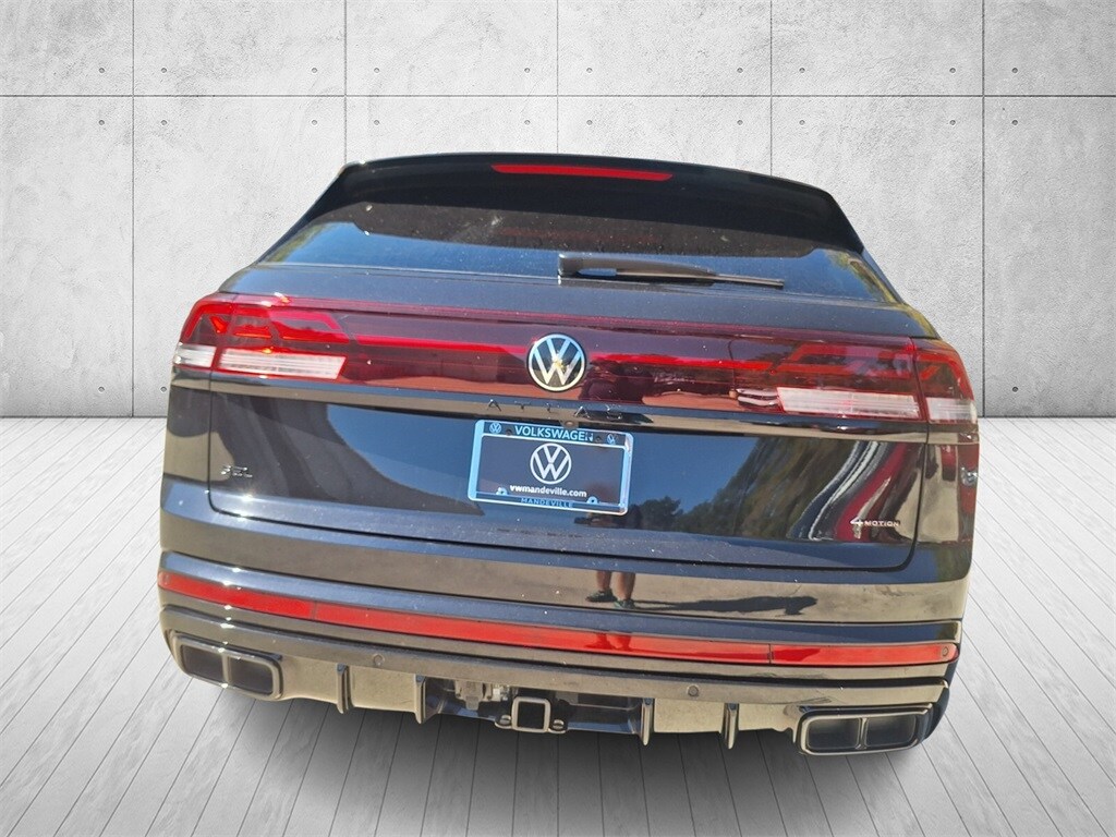 2026 Volkswagen Atlas Cross Sport SEL R-Line photo 4
