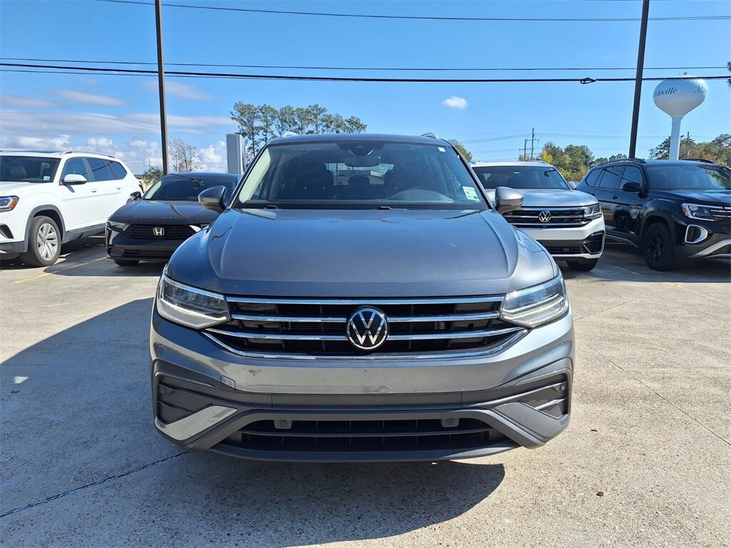 2023 Volkswagen Tiguan SE photo 2