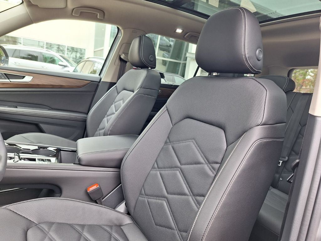 2026 Volkswagen Atlas SE w/Tech - Photo 10
