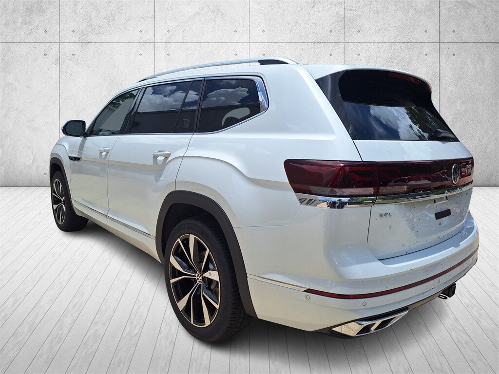2025 Volkswagen Atlas SEL Premium R-Line photo 3