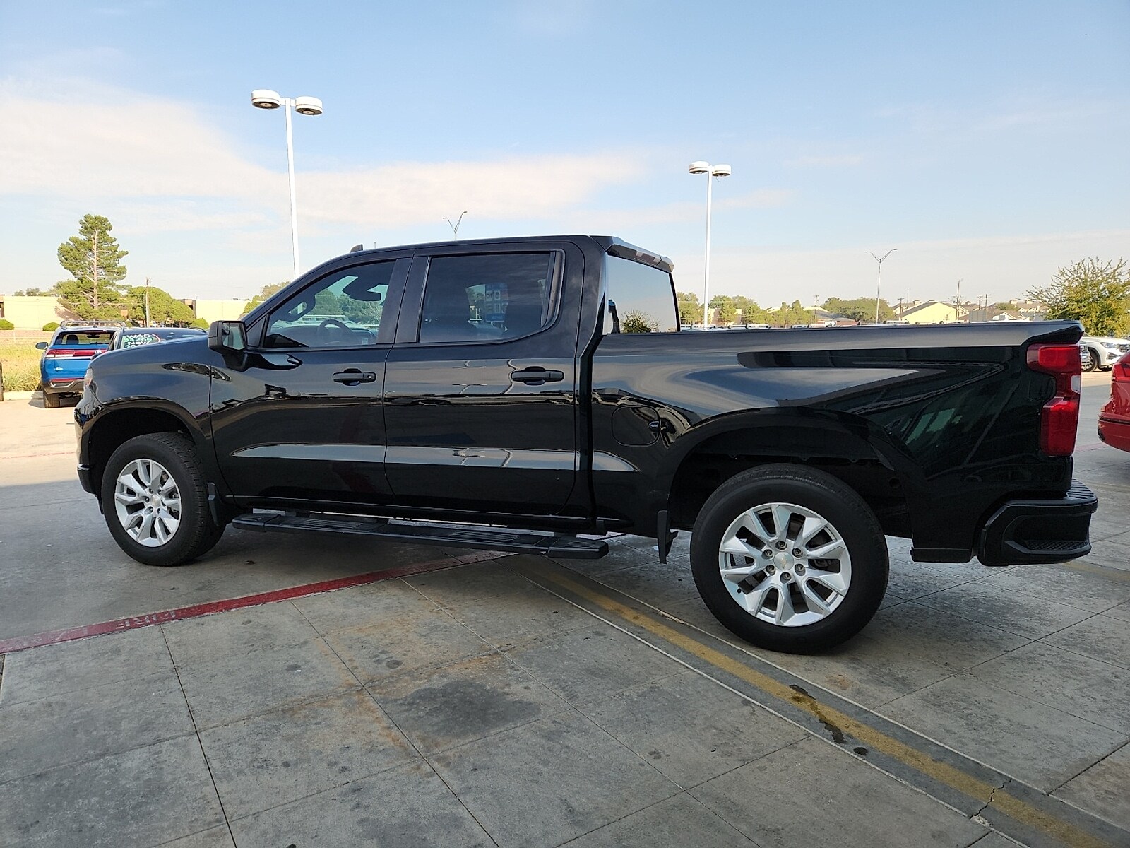 2022 Chevrolet Silverado 1500 Custom photo 3