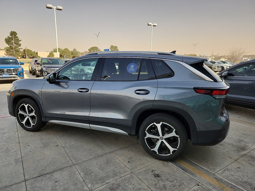 Used 2025 Volkswagen Tiguan 2.0T SE SUV