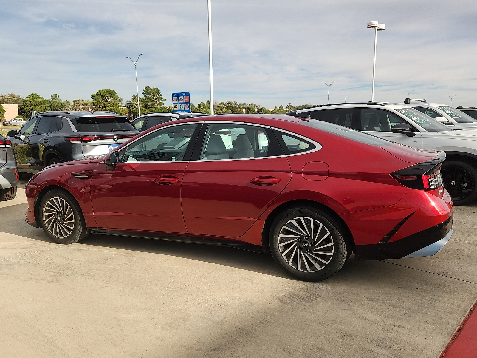 Used 2024 Hyundai Sonata Hybrid SEL Sedan