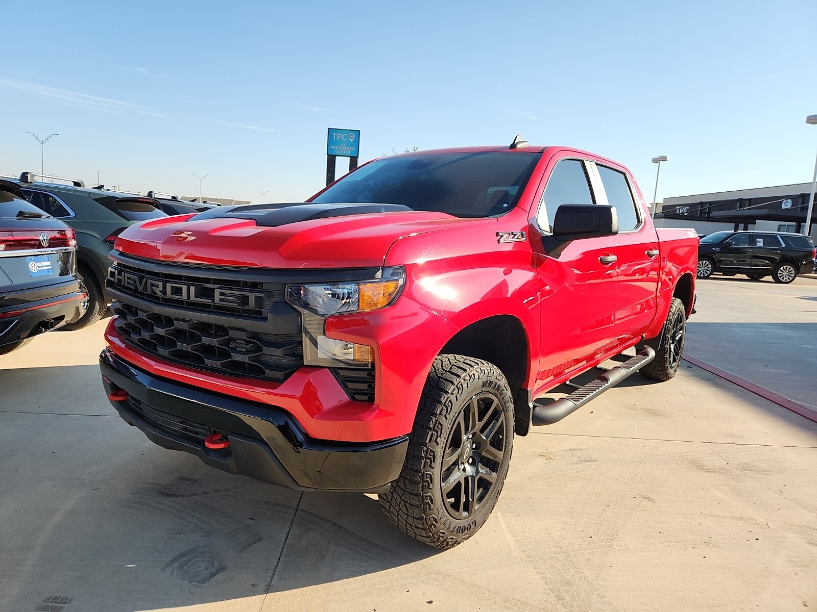 2023 Chevrolet Silverado 1500 Custom Trail Boss photo 2