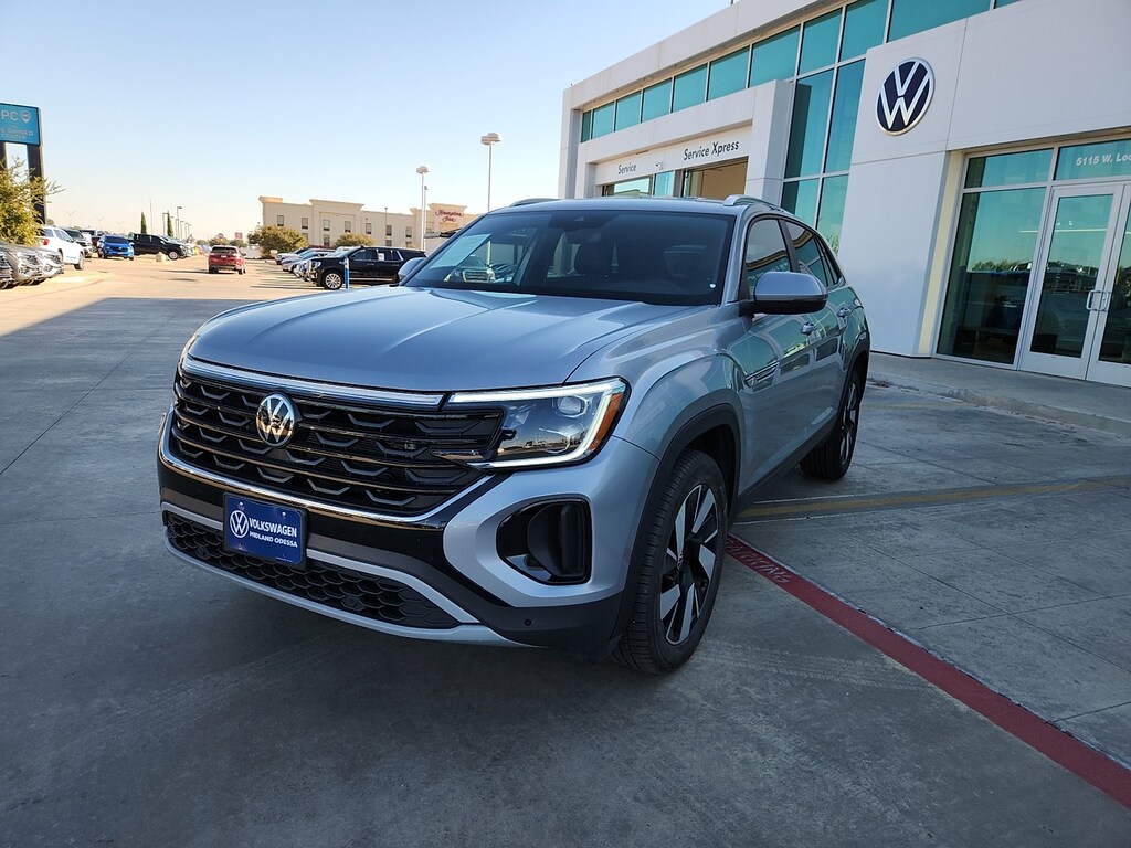 Used 2025 Volkswagen Atlas Cross Sport 2.0T SE w/Technology SUV