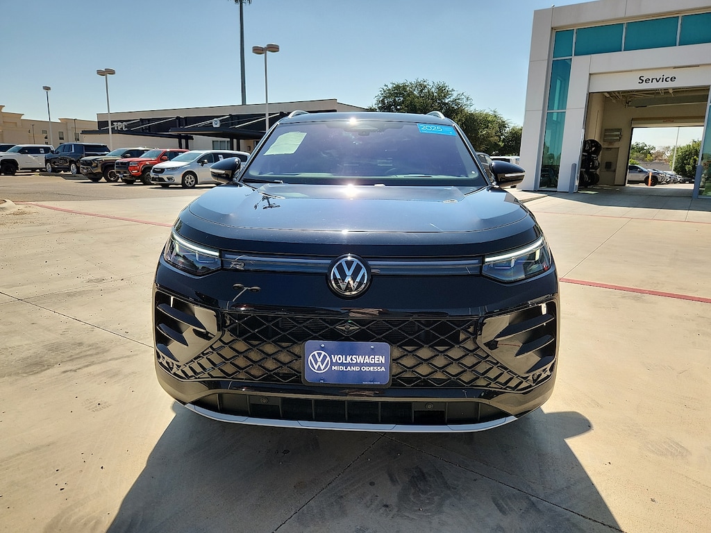 Used 2025 Volkswagen Tiguan 2.0T SEL R-Line SUV