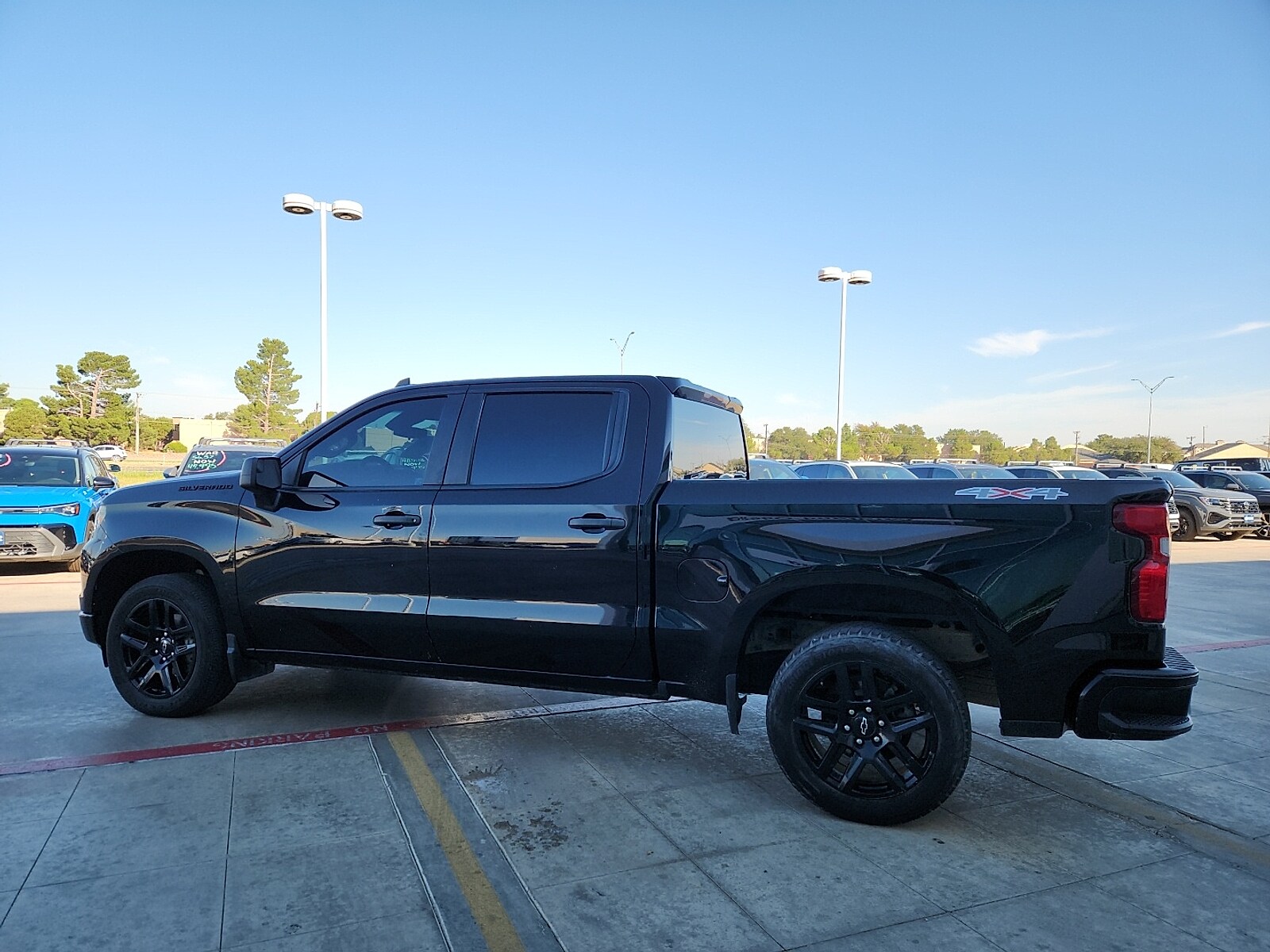 2022 Chevrolet Silverado 1500 Custom photo 3
