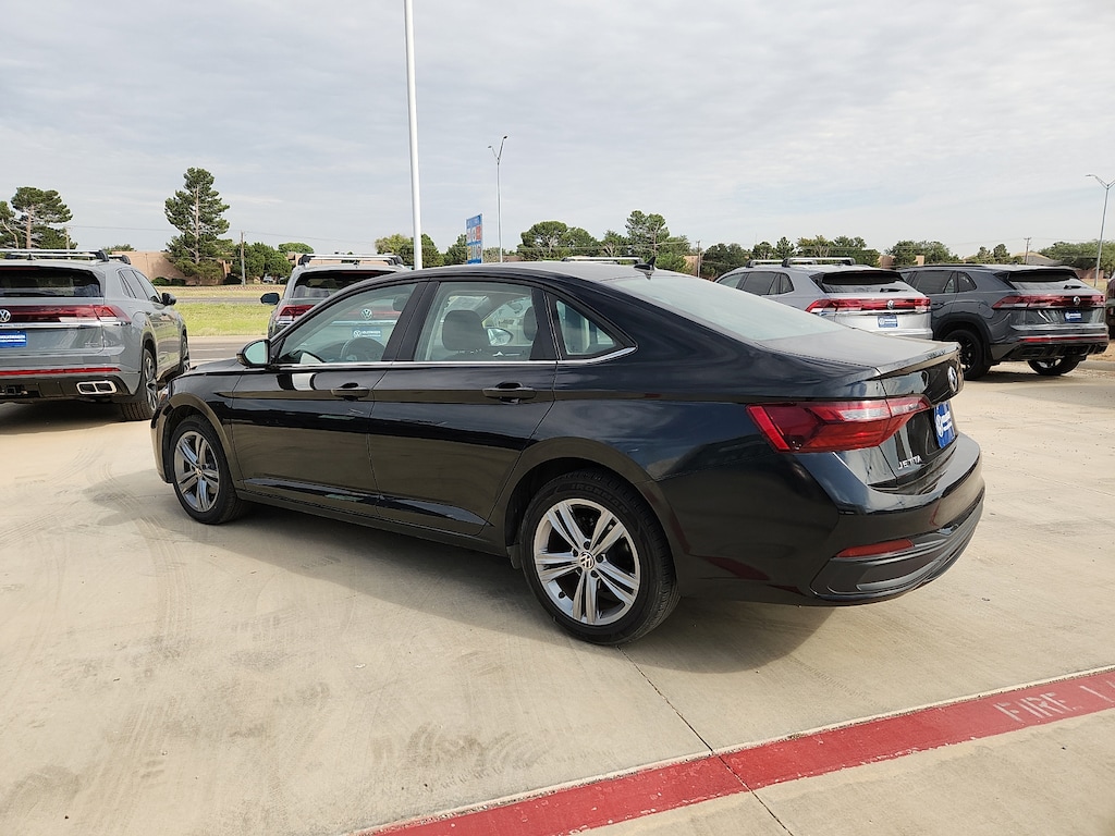 Used 2024 Volkswagen Jetta 1.5T SE Sedan