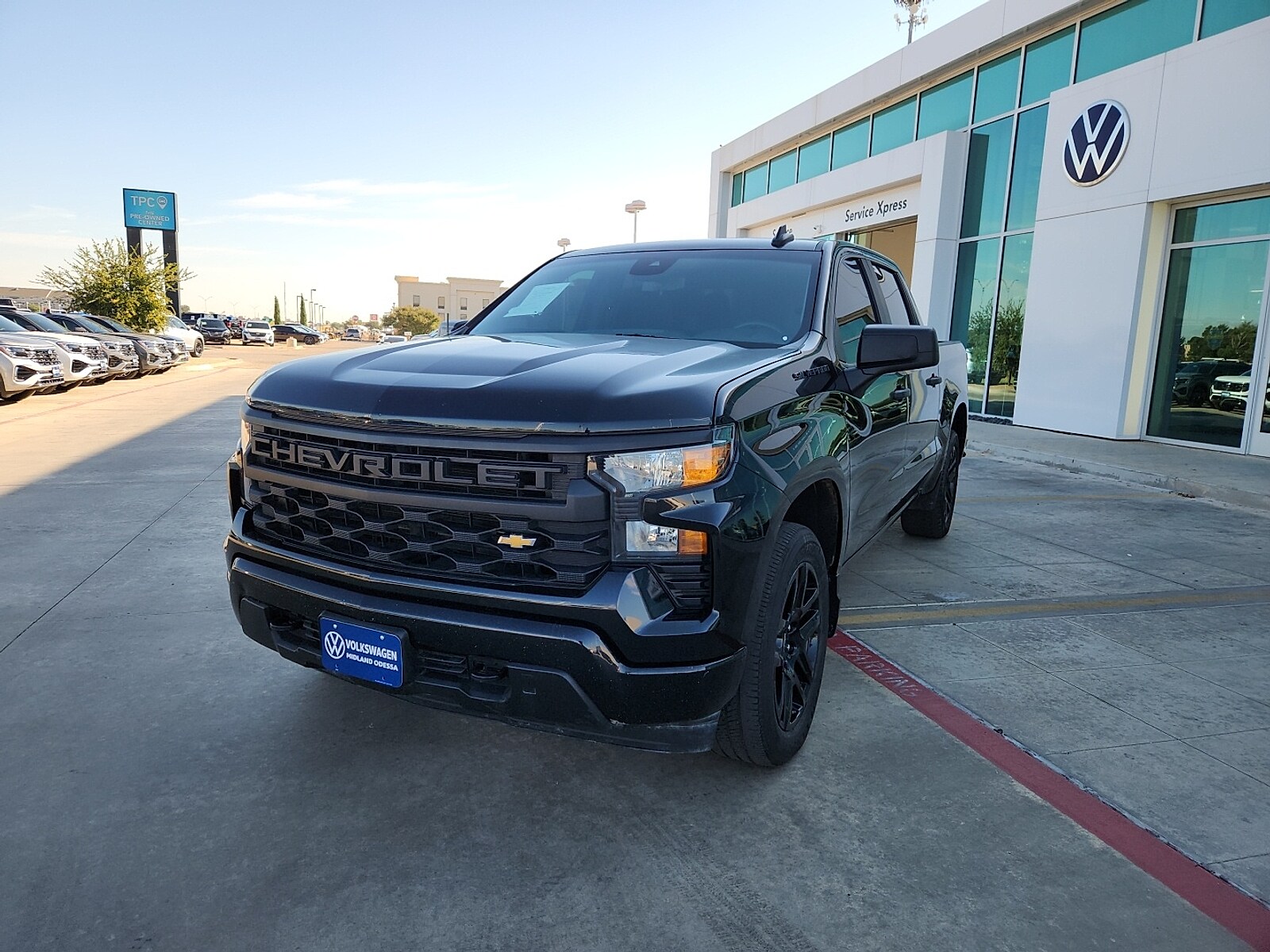 2022 Chevrolet Silverado 1500 Custom photo 2