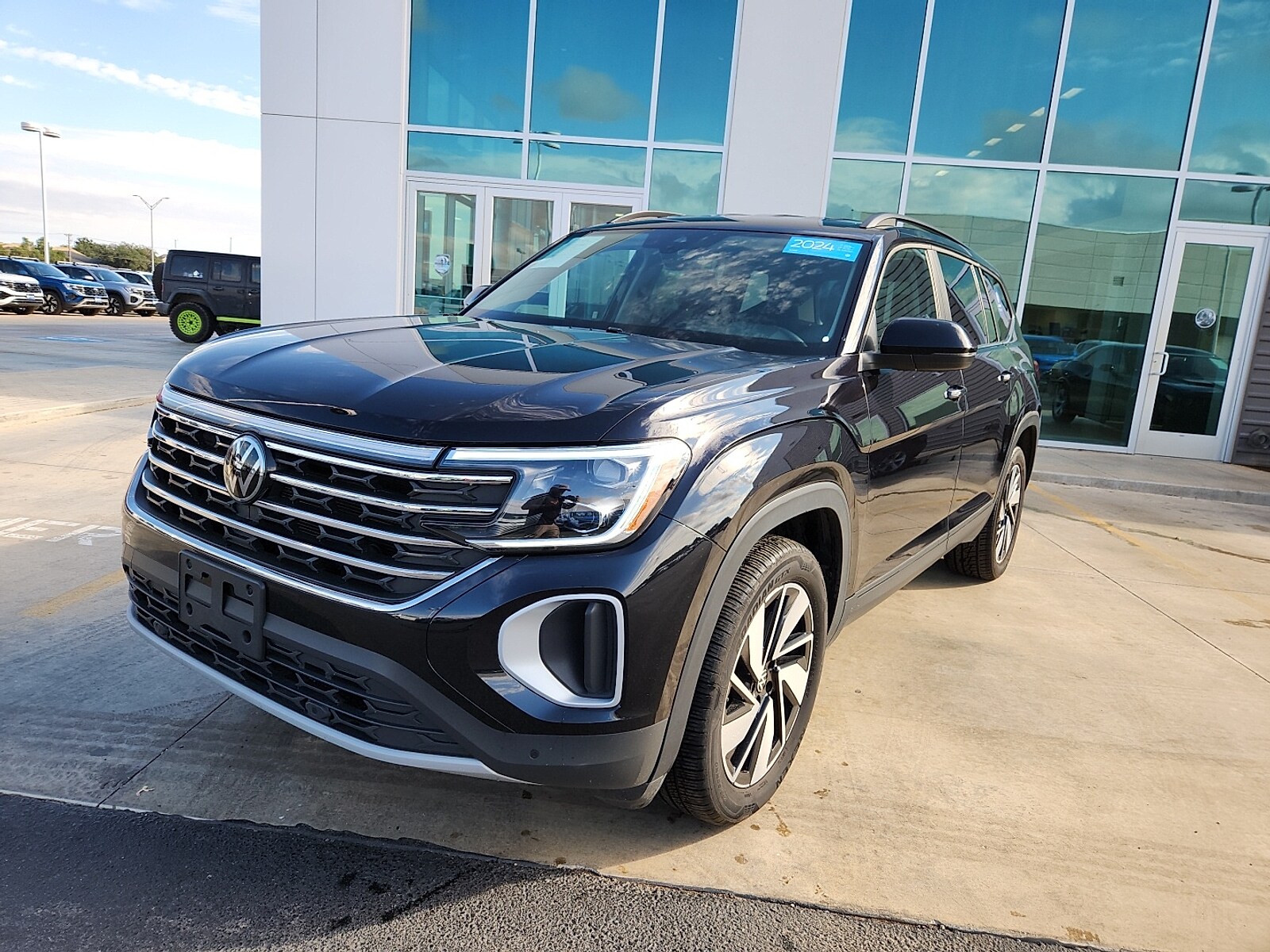 2024 Volkswagen Atlas SE Technology photo 3