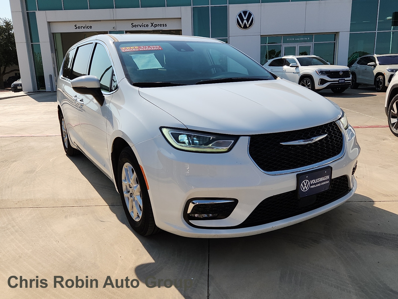 Used 2023 Chrysler Pacifica Touring L
