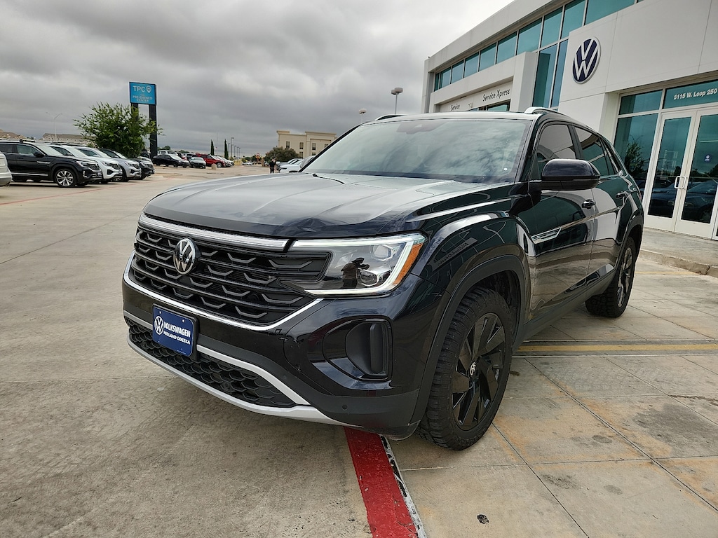 Used 2024 Volkswagen Atlas Cross Sport 2.0T SE w/Technology SUV