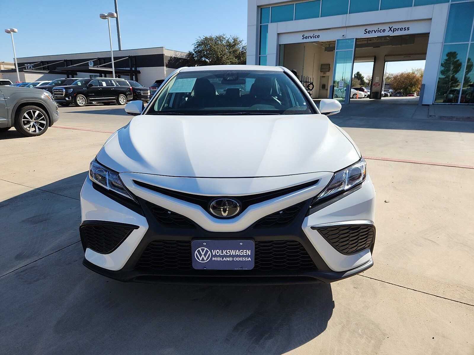 2024 Toyota Camry SE photo 2