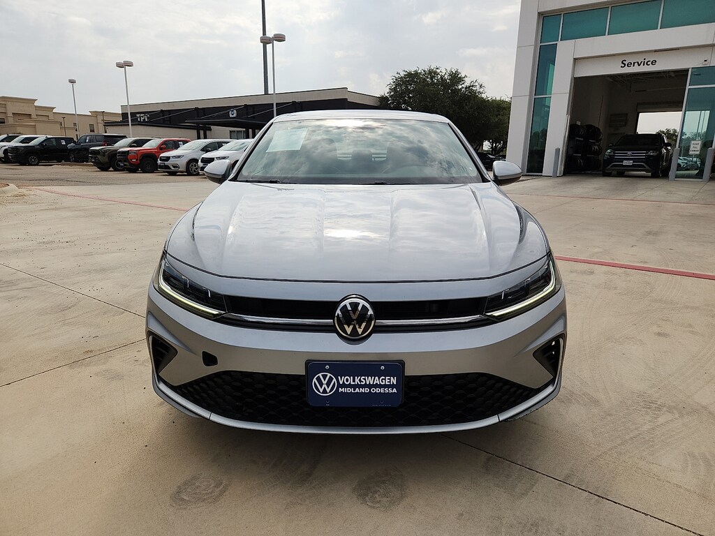 Used 2025 Volkswagen Jetta 1.5T SE Sedan