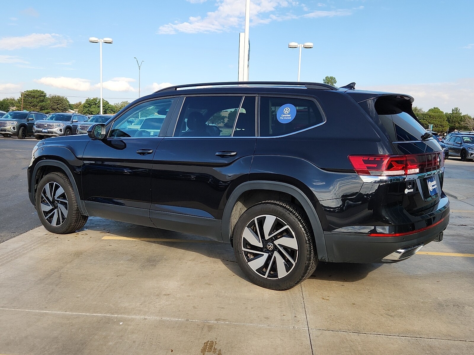 2024 Volkswagen Atlas SE Technology photo 4