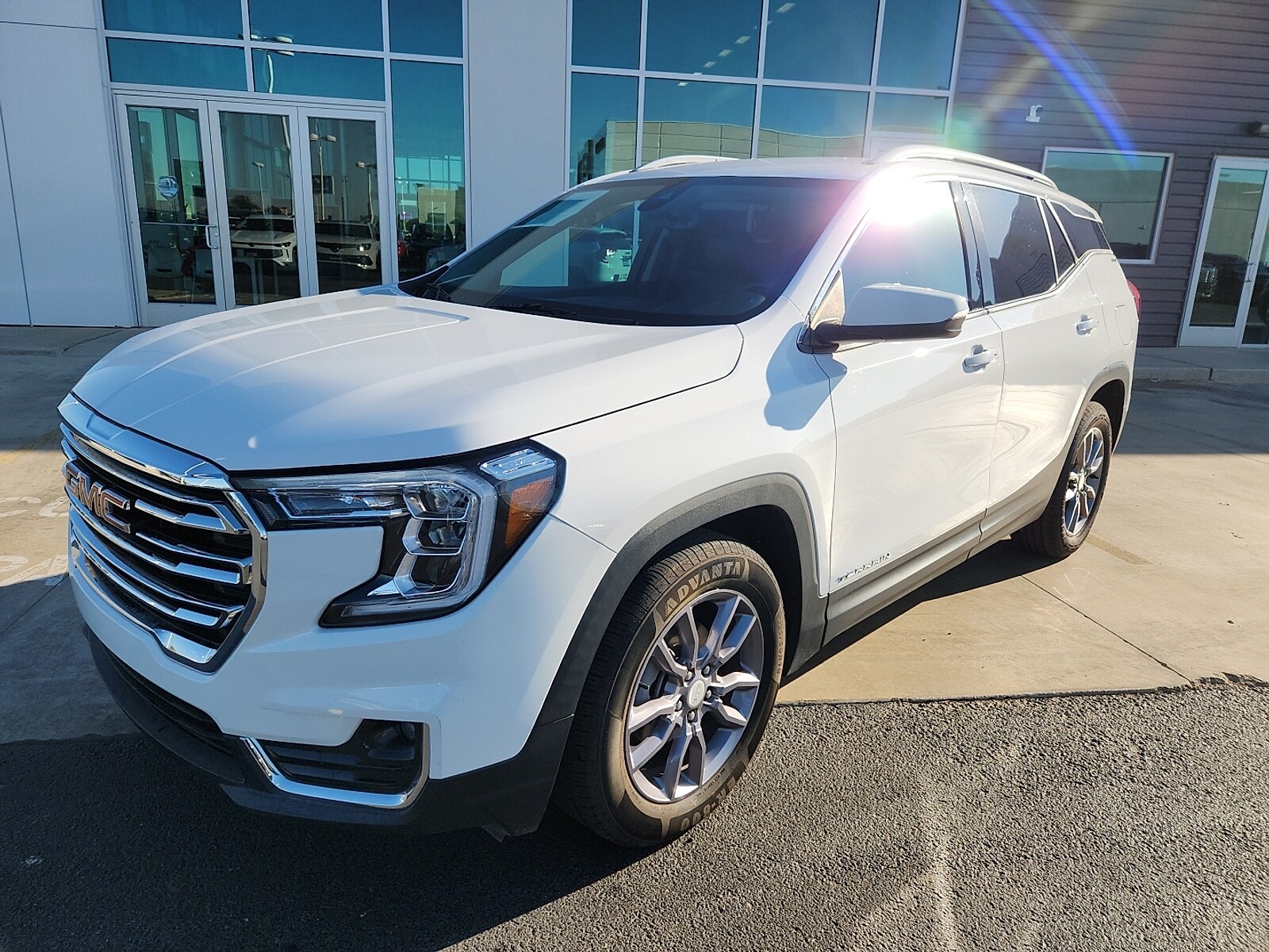 2023 Gmc Terrain SLT photo 2