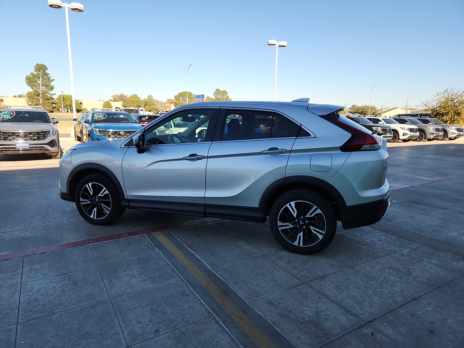 2024 Mitsubishi Eclipse Cross SE photo 4