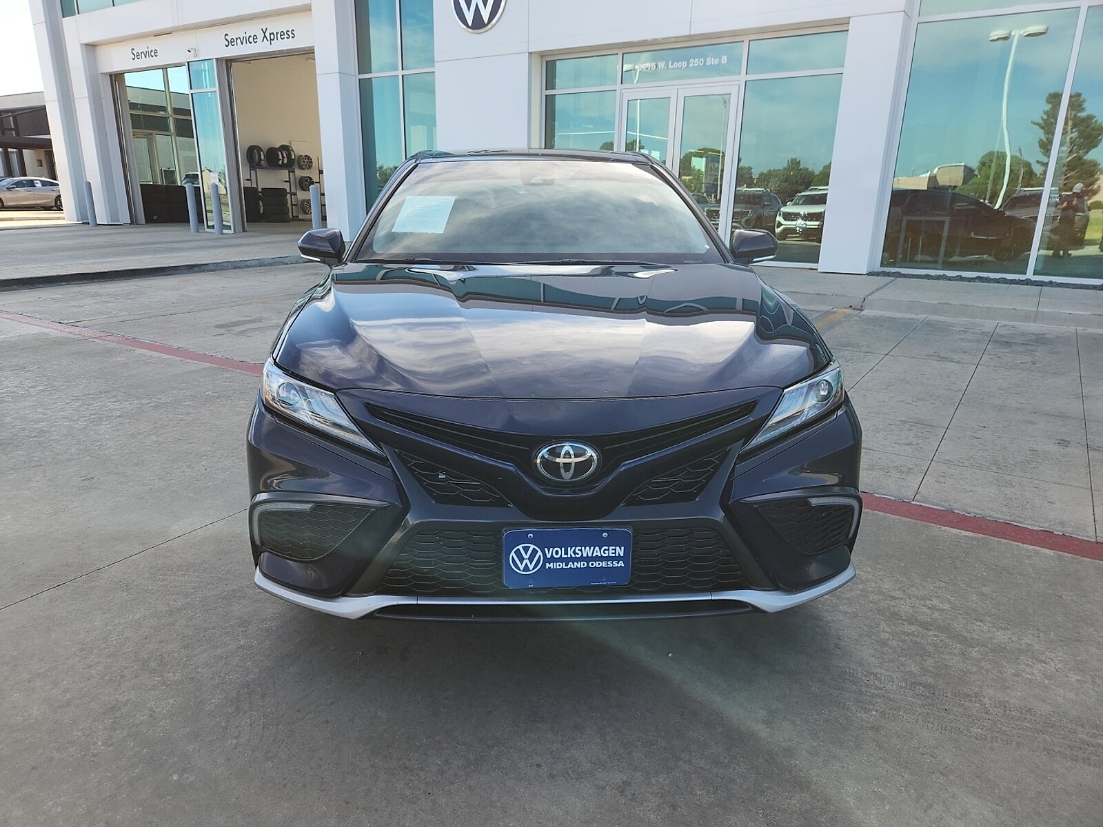 2022 Toyota Camry XSE photo 2