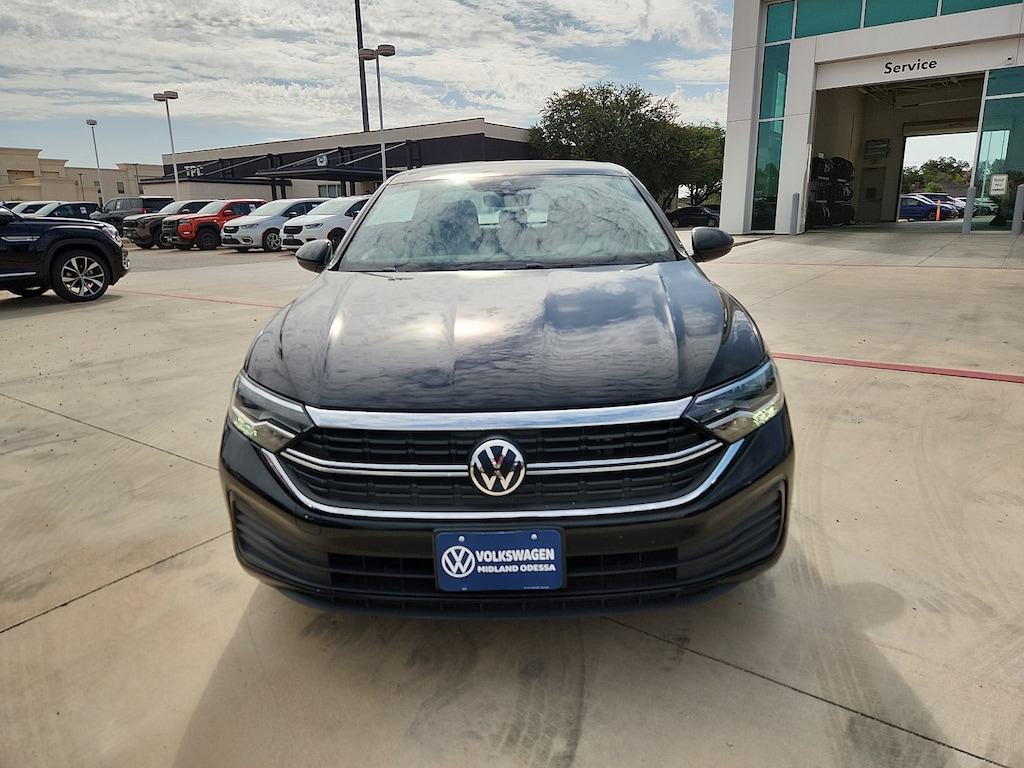 Used 2024 Volkswagen Jetta 1.5T SE Sedan