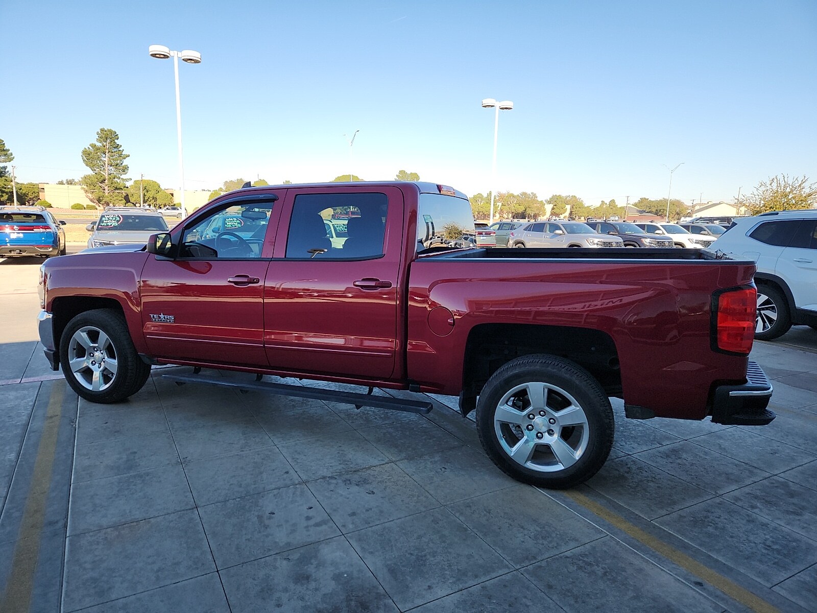 2018 Chevrolet Silverado 1500 LT photo 4