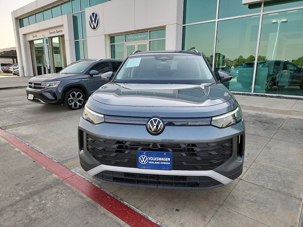 Used 2025 Volkswagen Tiguan 2.0T SE SUV