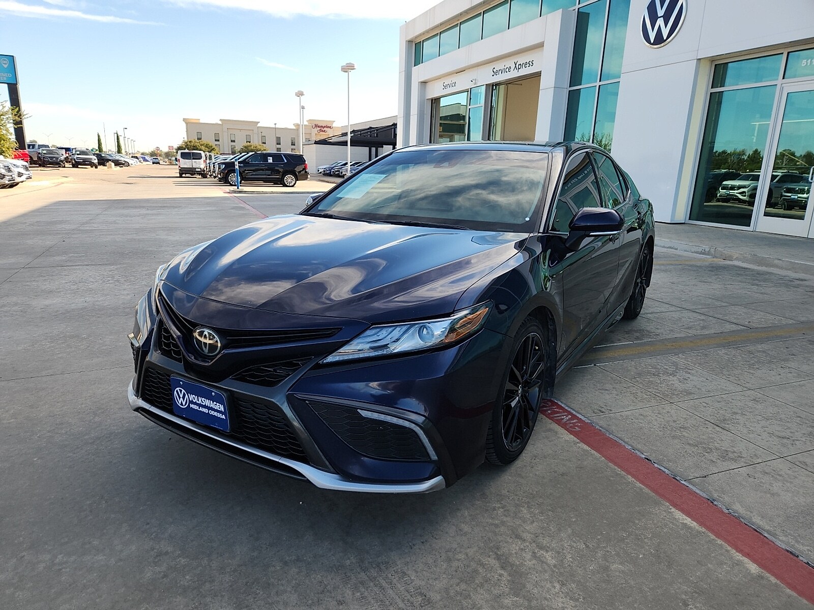 2022 Toyota Camry XSE photo 3